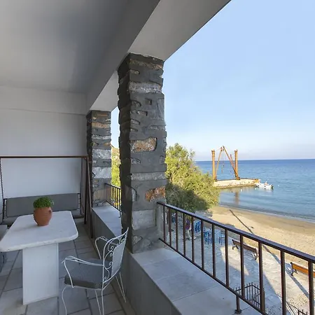 بيت للعطل Moutsouna Beach