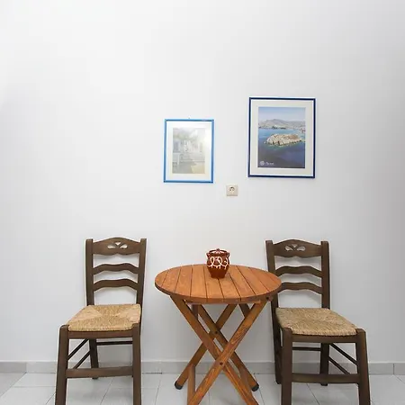 Moutsouna Beach بيت للعطل *