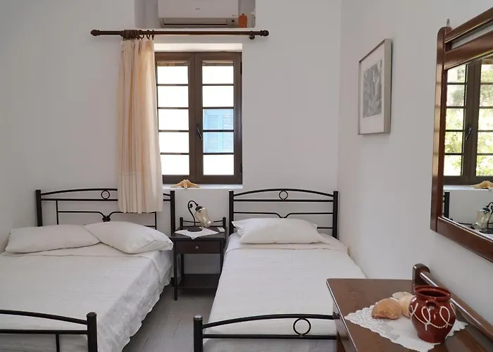 Moutsouna Beach 펜션