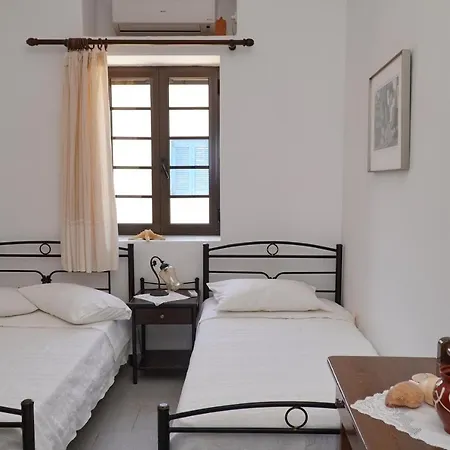 Moutsouna Beach بيت للعطل