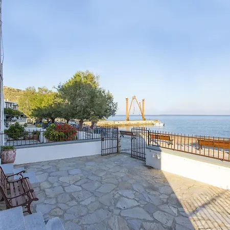 Moutsouna Beach * Moutsoúna